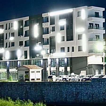 Riverside Ni Eksteriør billede